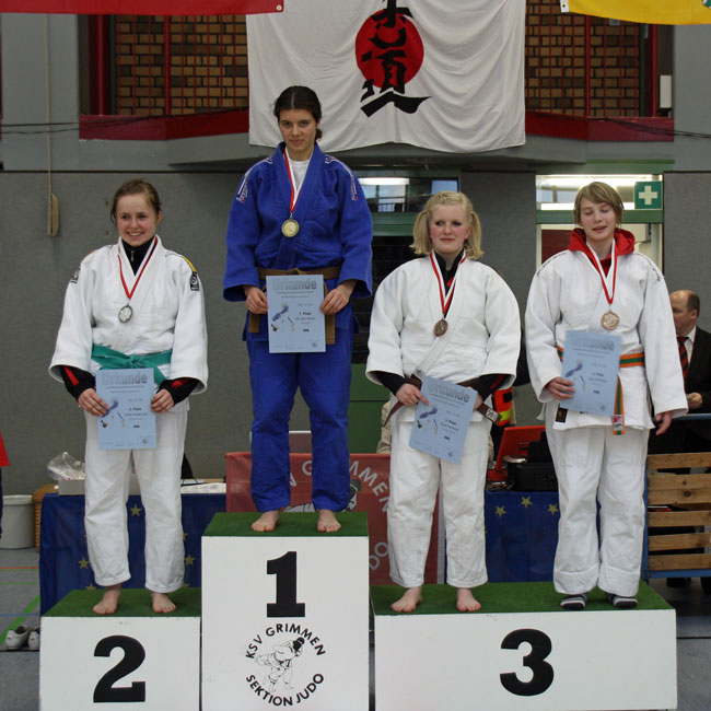 Christin Ehlers Judo Landesmeisterin 2011  bei der Siegerehrung